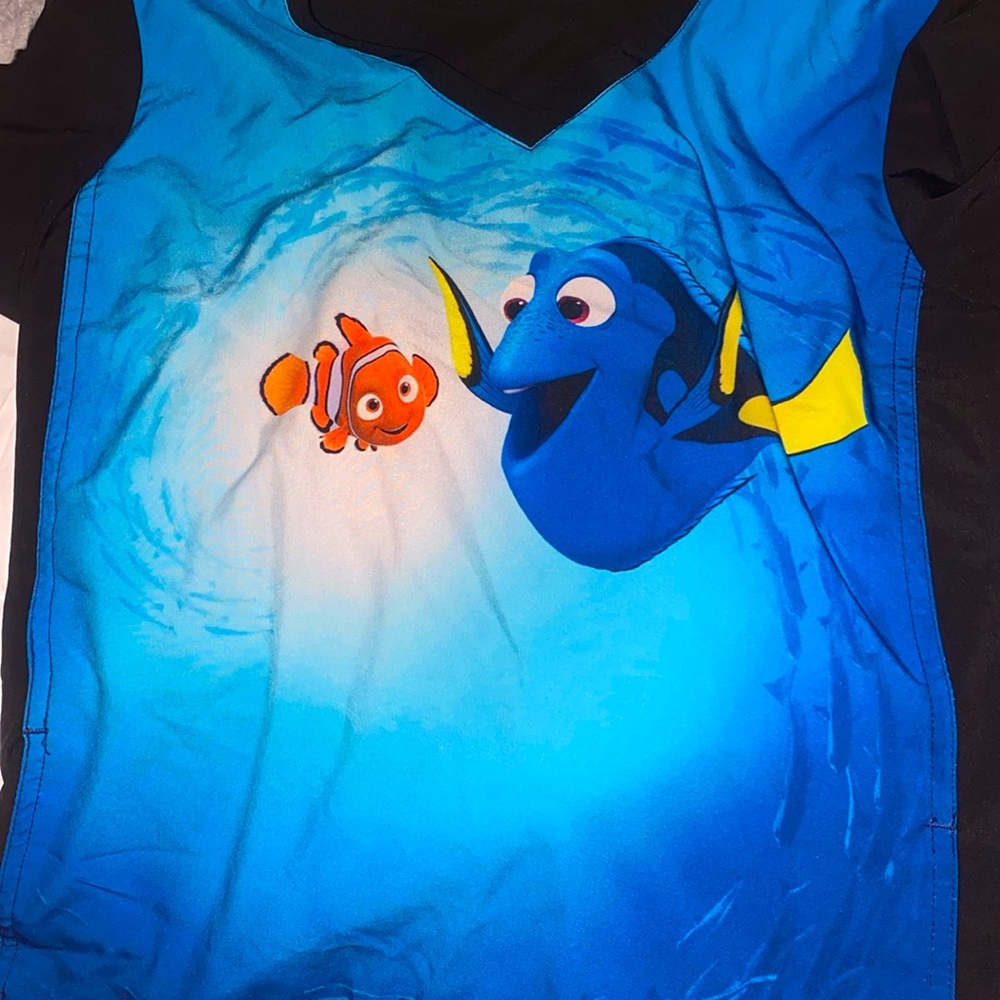 Nemo scrub top small